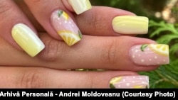 Unghii cu gel realizate de Andrei Moldoveanu.
