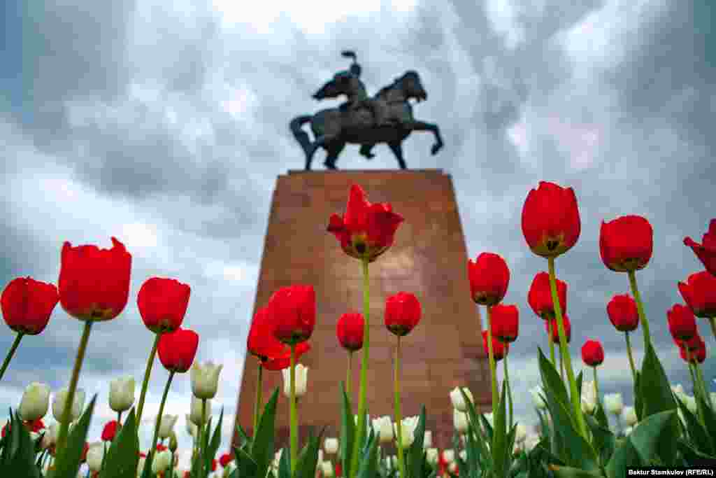 25-марттан Бишкекте коронавируска байланыштуу өзгөчө абал ишке кирген.