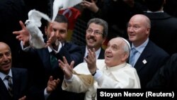 Через відновлення після недуги Папа Франциск не очолював передвеликодні ритуали та службу 20 квітня