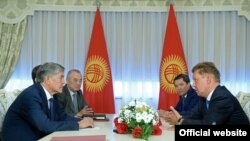 Председатель правления Алексей Миллер встречается с президентом КР Алмазбеком Атамбаевым.