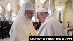 Între Patriarhul Daniel și Papa Francisc par să fie mai multe deosebiri, decât asemănări