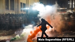 Грузиядагы митингдерде тартылган сүрөт. 29-ноябрь, 2024-жыл.