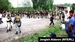 Быйыл кыргыз-тажик чек арасында 30дан ашык жаңжал катталды. Жака-Өрүк, Баткен. 8-май, 2014-жыл. 