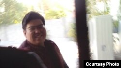 Темирлан Султанбеков Биринчи май райондук сотунда. 2020-жылдын 12-октябры.