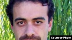 عدنان حسین پور، روزنامه نگار ، به اعدام محکوم شده است.