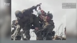 Menekülés Kabulból - drámai felvételek a repülőtérről, ami az egyetlen kiút Afganisztánból