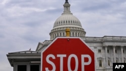 Через шатдаун 650 тисяч федеральних держслужбовців перебувають у неоплачуваних відпустках