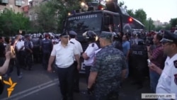 Полиция применила силу для разгона акции протеста в Армении