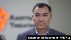 Равшан Жээнбеков.
