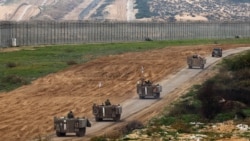 حرکت خودروهای زرهی اسرائیلی در جنوب اسرائیل در امتداد مرز نوار غزه