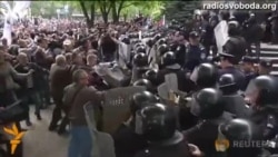 Сепаратисти штурмують донецьку прокуратуру