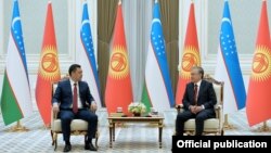 Садыр Жапаров жана Шавкат Мирзиёев. Ташкент, Өзбекстан. 11-март, 2021-жыл.