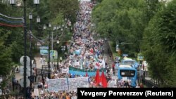 Хабаровскидеги нааразылык жүрүштөрүнүн бири. 15-август, 2020-жыл.