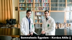 Tárnoki Dávid és Tárnoki Ádám ikerkutatók, maguk is egypetéjű ikrek