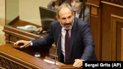 Никол Пашинян парламентте. 