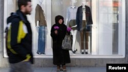 Однако малый и средний бизнес в последние три года как был, так и остается в зачаточном состоянии. В этом можно убедиться, ознакомившись со статистическими данными