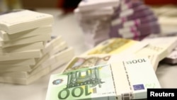 Euró és kuna bankjegyek a Horvát Nemzeti Bankban, Zágráb, 2019. május 21. 