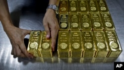 Cijene zlata 4. decembra porasle su na 2.135,40 dolara za uncu.