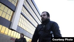 Имя Чатаева хорошо известно в Грузии. Он фигурировал в спецоперации в ущелье Лопота в августе 2012 года. Сначала сообщалось, что его задержали как участника вооруженной группы, но затем объявили его «переговорщиком» между силовиками и боевиками и отпустили