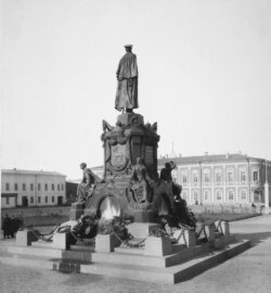 Самарський меморіал, вигляд ззаду