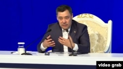 Президенттин милдетин аткарып жаткан премьер-министр Садыр Жапаровдун басма сөз жыйыны. 12-ноябрь, 2020-жыл.