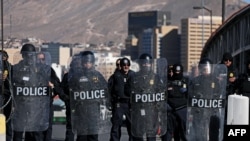 Službenici carine i granične službe Sjedinjenih Država, slikano iz Ciudad Juareza, država Chihuahua, Meksiko, 23. januara 2025.