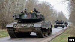 Tanket Leopard 2 - Fotografi ilustruese nga arkivi.