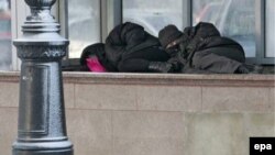 По собственной воле бомжами не становятся...