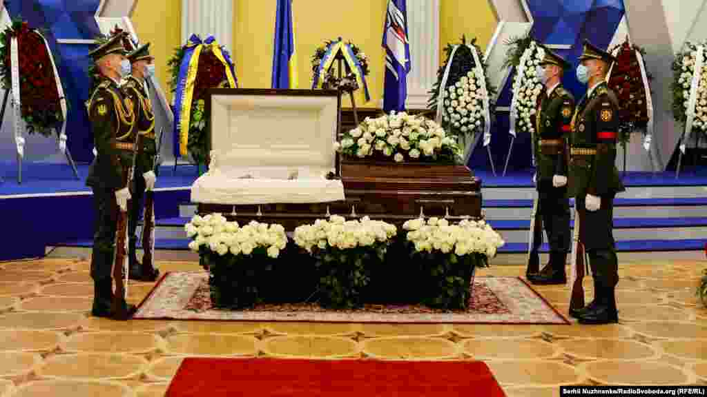 Олександра Омельченка поховали на Байковому кладовищі