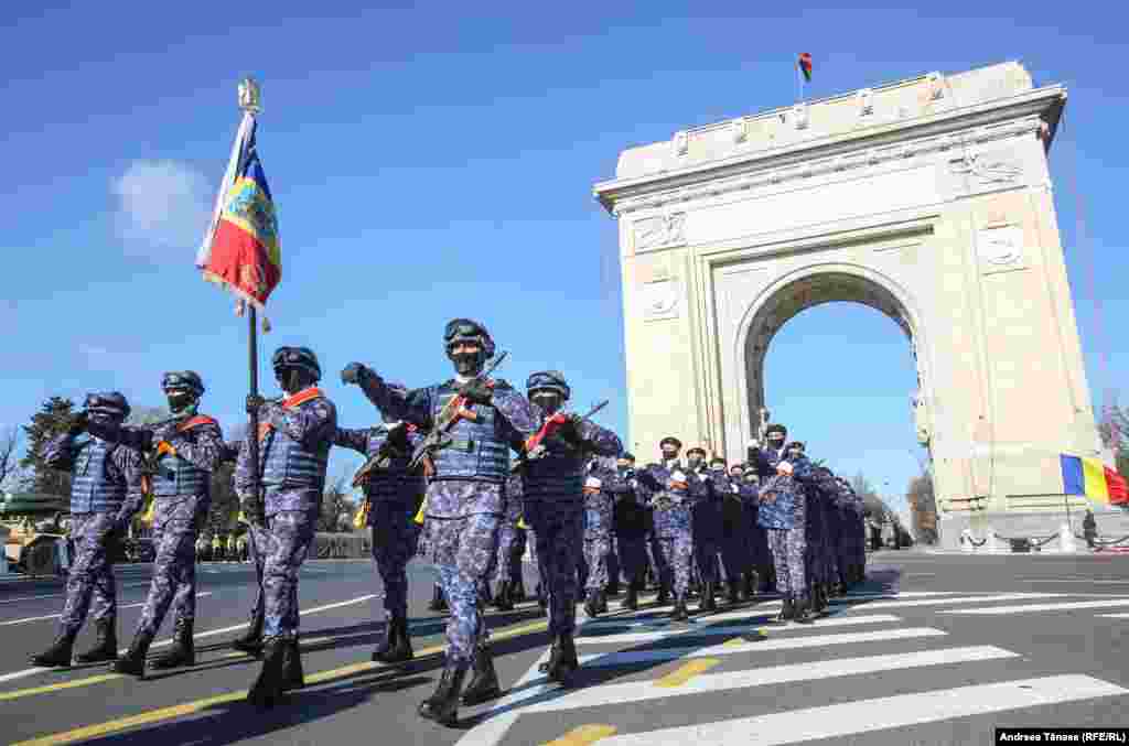 Alegerea orașului Alba Iulia nu a fost întâmplătoare. A fost orașul intrării triumfale a lui Mihai Viteazul în &bdquo;Ziua Tuturor Sfinților&rdquo; din noiembrie 1599, precum și orașul martiriului lui Horea și Cloșca, trași pe roată în februarie 1785.