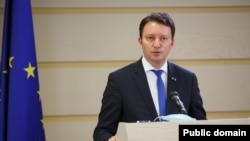 Europarlamentarul Siegfried Mureșan, la Chișinău, într-o conferință de presă în Parlamentul Republicii Moldova.