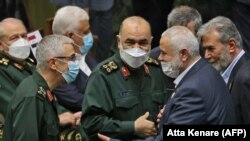 تصویری از اسماعیل هنیه در کنار مقام‌های ارشد نظامی ایران