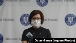 Ministrul Sănătății arată spre premierul Cîțu, despre care spune că e singurul responsabil de lipsa banilor pentru centrele de vaccinare și tratamentul cancerului