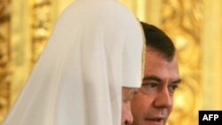 Патриарх Кирилл жана Орусиянын президенти Дмитрий Медведев