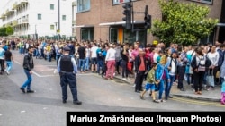 Coadă la secția de votare, la Londra.