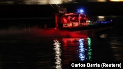 Пошуково-рятувальний катер на річці Потомак після катастрофи