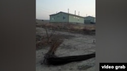 Хонаҳои тоҷикону қирғизҳоро дар ин минтақа як роҳ ҷудо мекунад