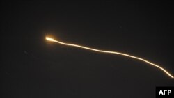 عکس منتشر شده توسط خبرگزاری دولتی سوریه از حملات «موشکی اسرائیل به نزدیکی دمشق»