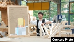 Акбар Зоиров