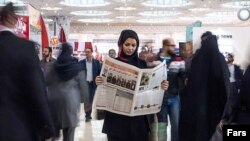 روزنامه بهار با اشاره به اظهارات معاون اجتماعی قوه قضائیه درباره سپرده‌گذاران موسسات مالی غیرمجاز، نوشته است: «آخر سر سپرده‌گذاران مقصر شدند.»
