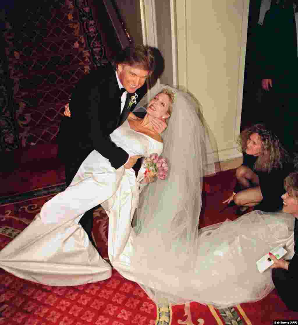 Trump s-a căsătorit apoi cu actrița și modelul Marla Maples în 1993.&nbsp;