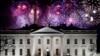 Ziua învestirii noului președinte al Statelor Unite, Joe Biden, s-a încheiat cu cel mai mare spectacol de artificii din istoria Washington DC. Încă un mesaj de speranță și revenire la normalitate, atât din punct de vedere politic, cât și din perspectiva bătăliei anti-Covid.