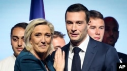Marine le Pen și „tânăra speranță” a partidului Rassemblement National, Jordan Bardella.