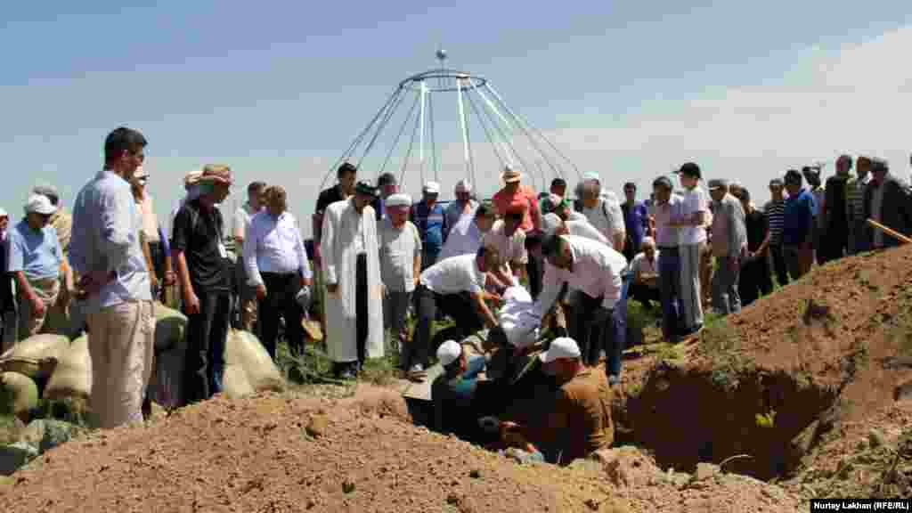 Похороны Бекмуханбета Нурмуханбетова.