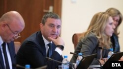 Миналата седмица финансовият министър Владислав Горанов обяви, че надплатените субсидии са заради формулировка в закона.