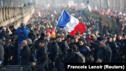Protestni marš u Parizu