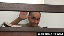 Азаматтық белсенді Макс Боқаев сот залында. Атырау, 3 маусым, 2016 жыл.