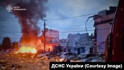 Наслідки російського повітряного удару по Петропавлівській Борщагівці. Київщина, Україна. 28 вересня 2025 року