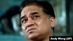 دستگاه قضایی چین الهام توختی را به حبس ابد محکوم کرده است