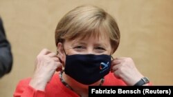 Cancelara Angela Merkel în Parlamentul de la Berlin.